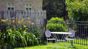 Quels matériaux privilégier dans le choix des mobiliers de jardin ?