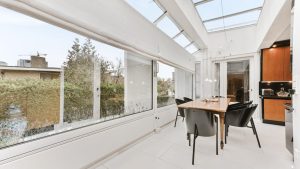 Aménagement extérieur à Avallon : pourquoi installer une véranda ?